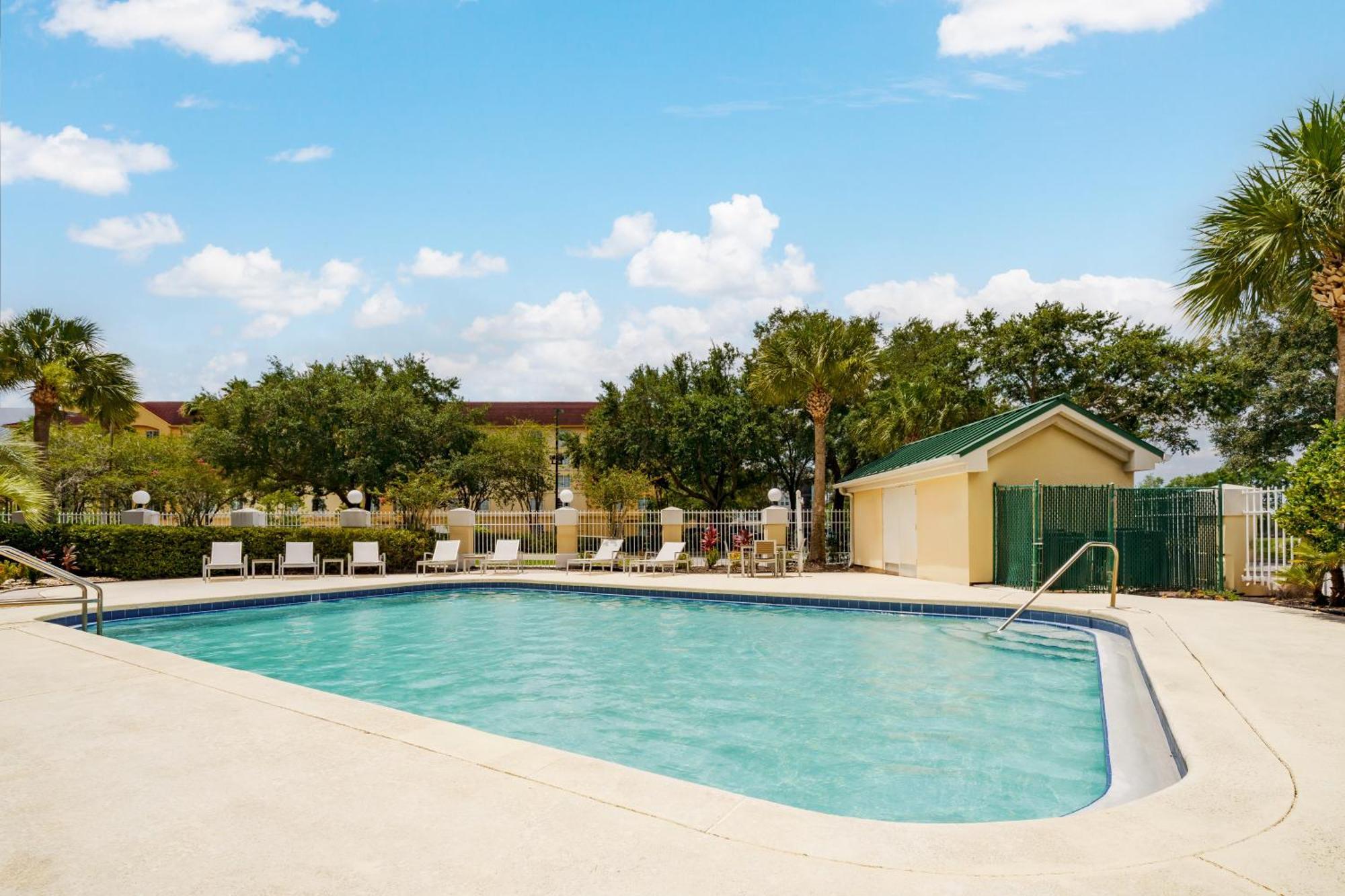 Country Inn & Suites By Radisson, Orlando Airport, Fl Exterior photo